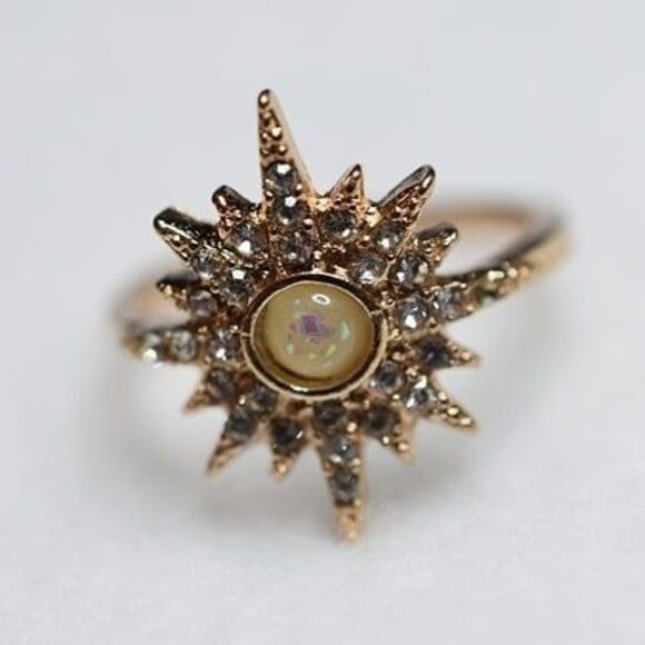 Starburst Rhinestone Gold Tone Party Glam Y2K Size 8 Ring - Picture 1 of 3
